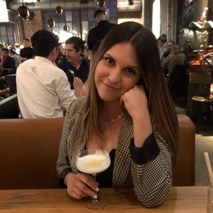 Meet your Posher, Simone